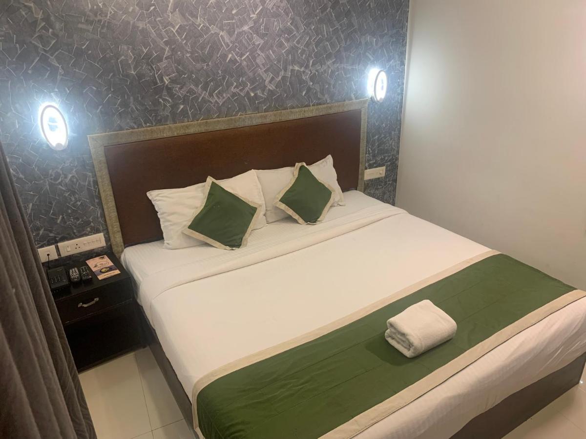 Hotel Greenlife Kochi Ngoại thất bức ảnh